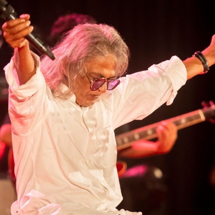 senaka,batagoda,senakabatagoda,senaka batagoda,sereenabatagoda,sereena,Sri Lanka,Folk music,Musician,Singing,Percussion,Rock,Reggae,Pop,Versatility,Vocalist,Guitarist